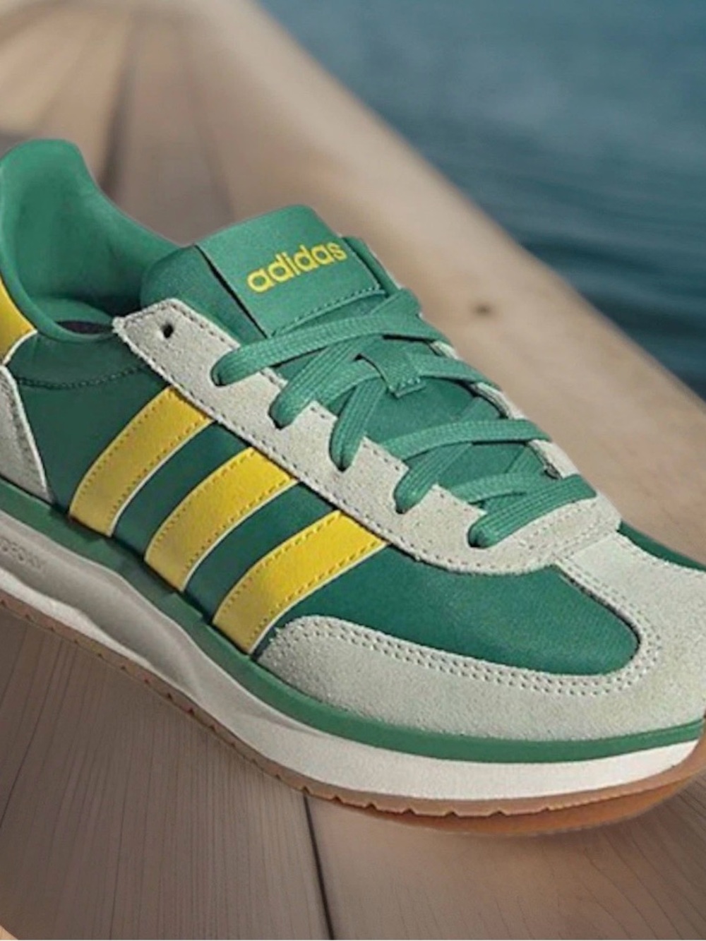Adidas Women’s Green and Yellow Retro Low-Top Sneaker Size 8 New In Box